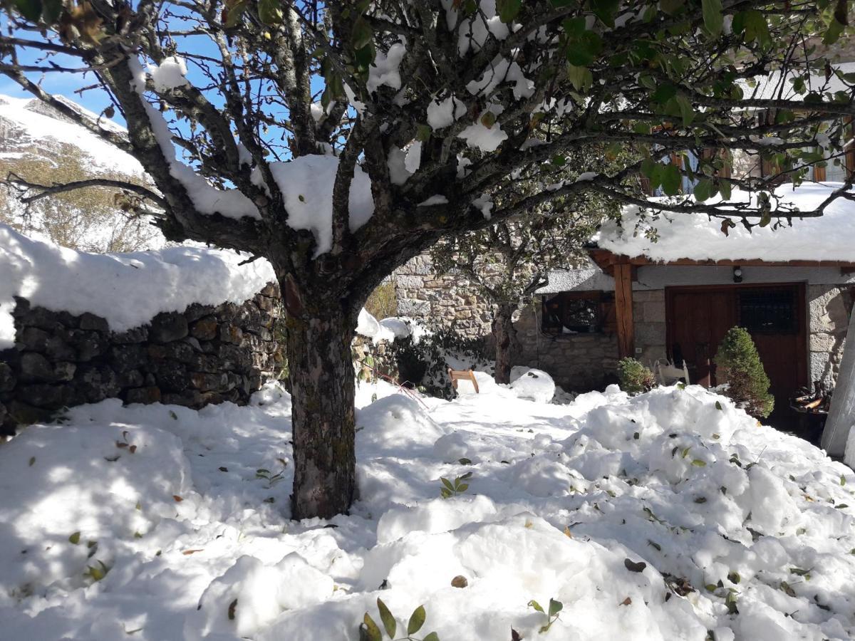 Posada El Rincon De Babia La Cueta Exterior photo